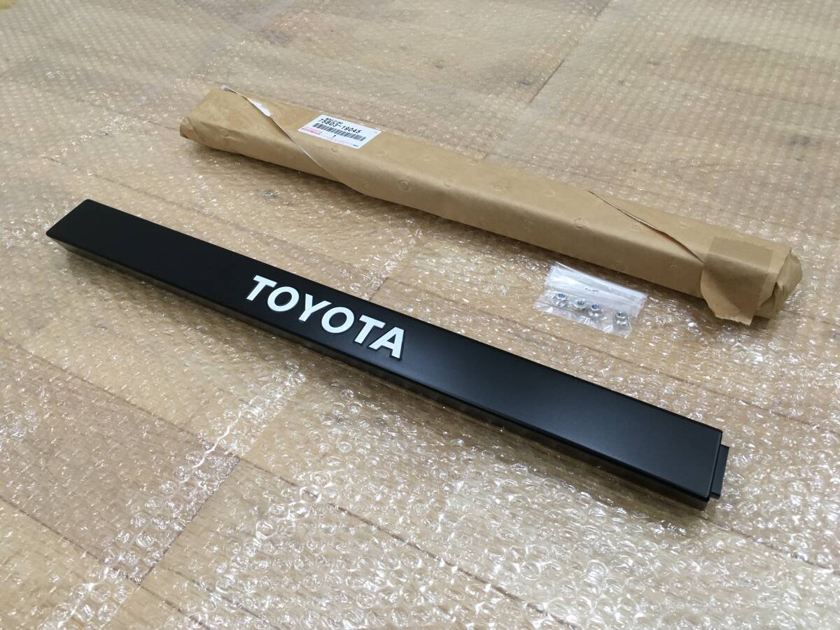 AE86 前期 リアガーニッシュ モール 純正 新品未使用_1