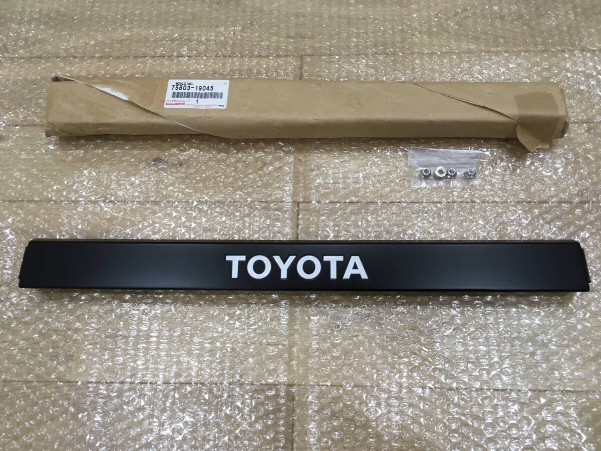 AE86 前期 リアガーニッシュ モール 純正 新品未使用_2