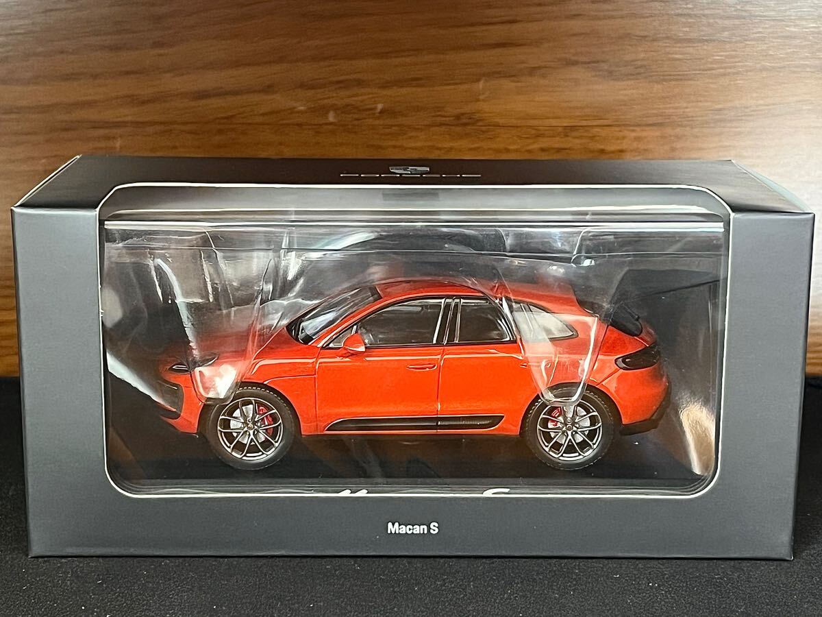 【新品・未開封】ミニチャンプス ポルシェ特注 1/43 マカンS パパイヤ 新品・未開封ミニチャンプス ポルシェ特注 1⁄43 マカンS パパイヤ