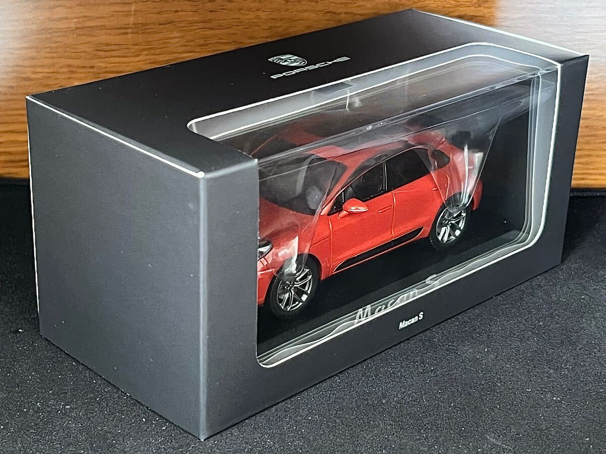 【新品・未開封】ミニチャンプス ポルシェ特注 1/43 マカンS パパイヤ 新品・未開封ミニチャンプス ポルシェ特注 1⁄43 マカンS パパイヤ