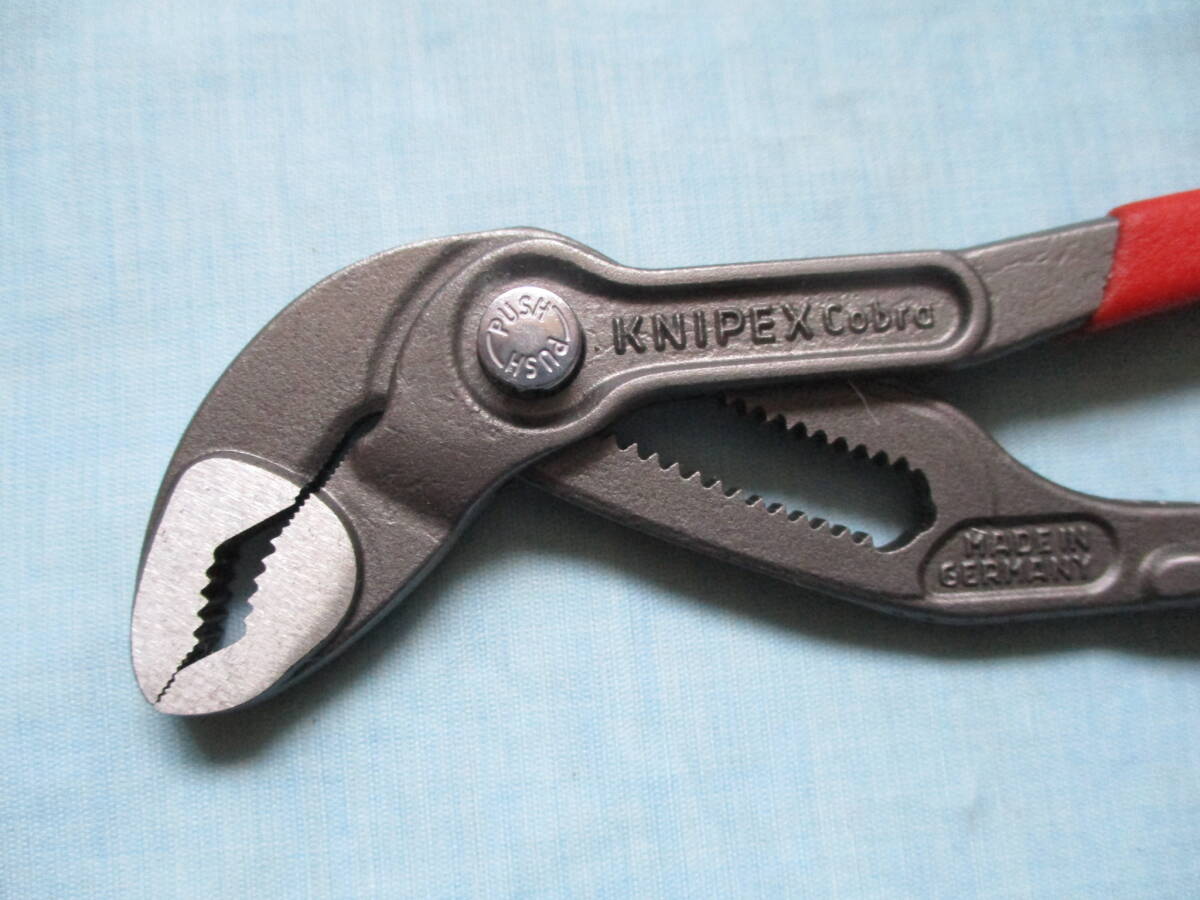 未使用　送料無料　クニペックス(KNIPEX) 　ウォーターポンププライヤー　 180 mm　8701-180 