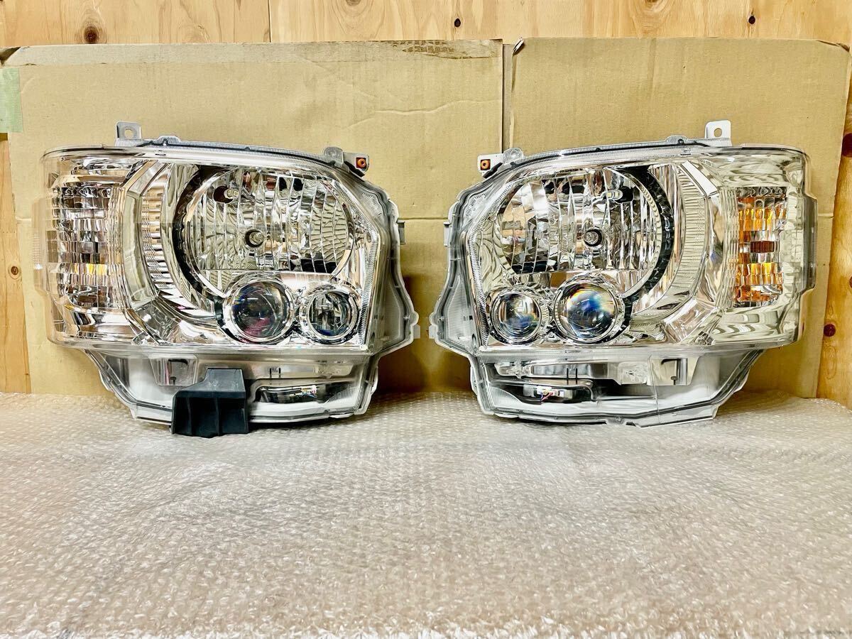 美品 200系 ハイエース バン ワゴン 純正 LED ヘッドライト 刻印84 26