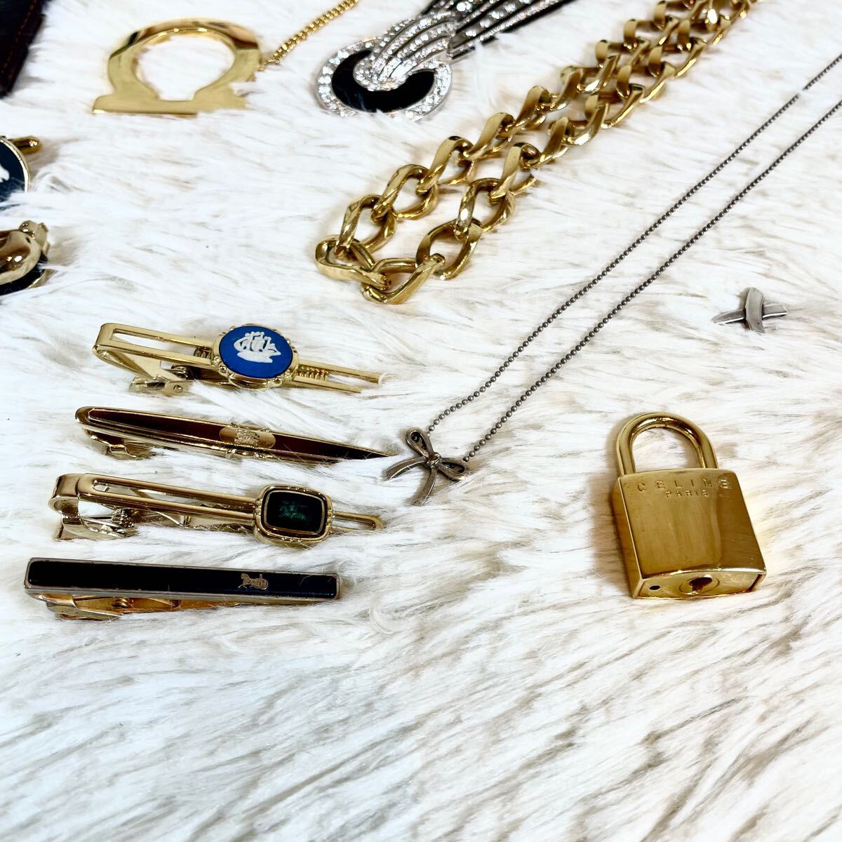 アクセサリー まとめ売り ネックレス カフス ネクタイピン ブランドアクセサリー・ネックレス・ネクタイピン・カフスボタンなど
