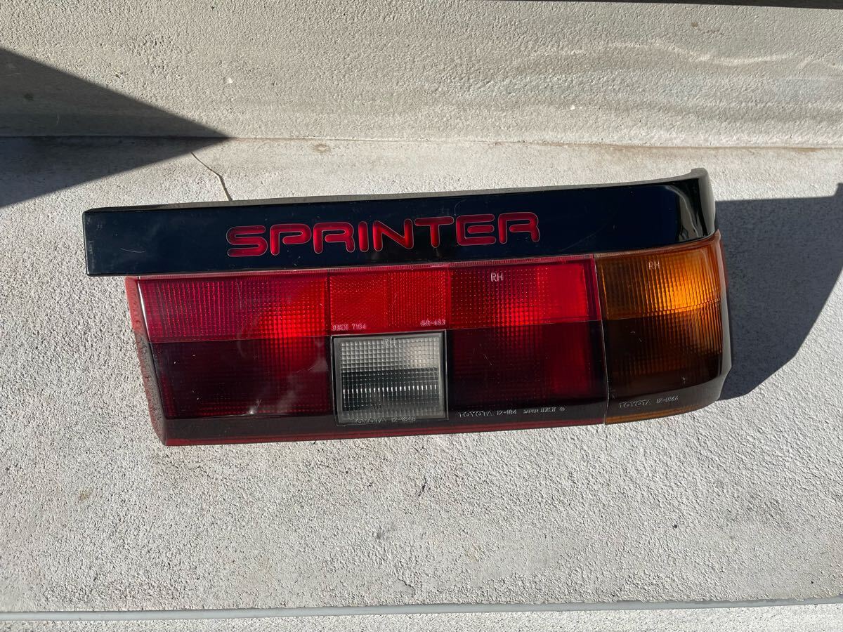 トヨタAE86スプリンタートレノ（後期2ドアクーペ用)純正テールランプ