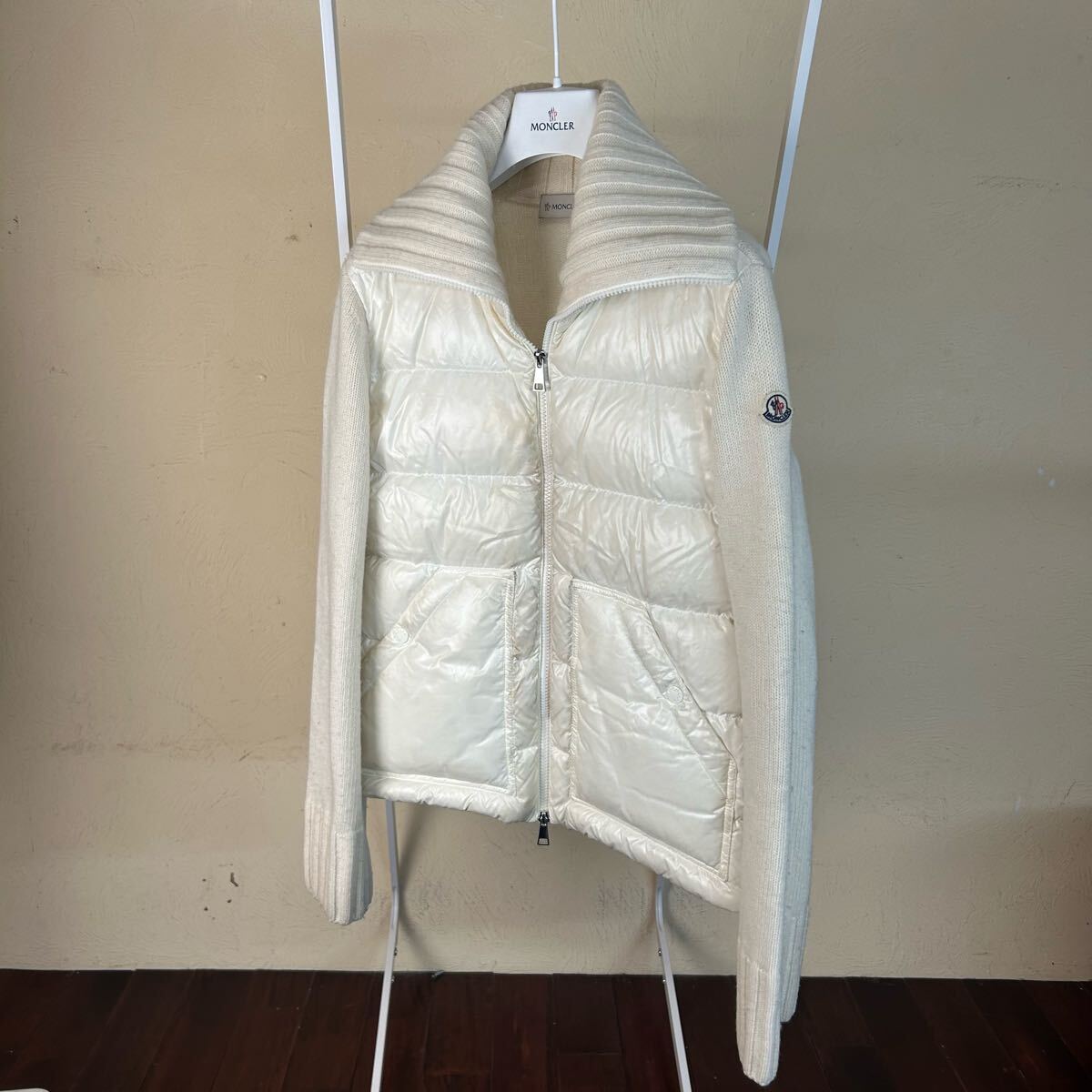 破格最安値】 MONCLER モンクレールダウンニットカーディガン白xs