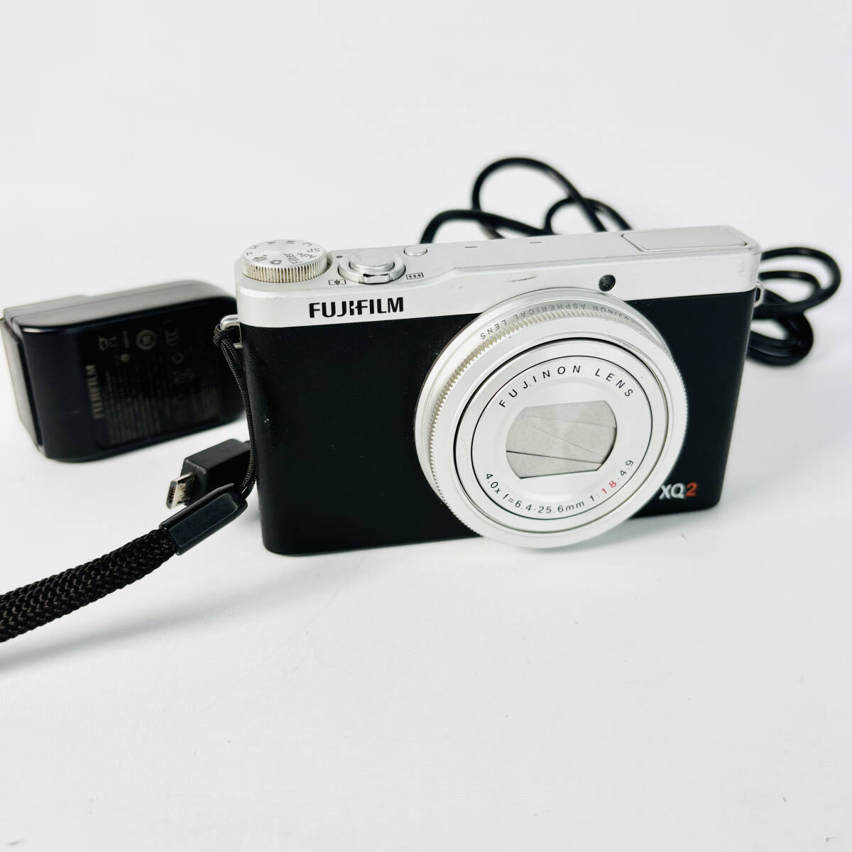 動作確認済み Fujifilm XQ2 シルバー 箱付 フジフイルム Digital