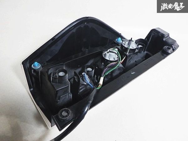 ★破損無し/LED点灯OK★ ダイハツ 純正 LA600S LA610S タント カスタム 前期 LED テールライト テールランプ 右 右側 運転席 20516 LA600S LA610S タント ★LED点灯OK 助手席 ASSY