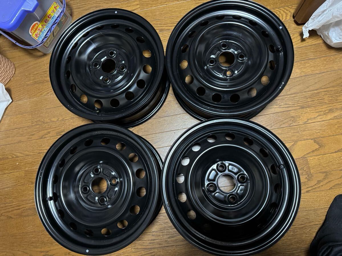 トヨタ ヤリス 15インチ 純正ホイール　2025年1月納車　新車外し　ナット付属 トヨタ ヤリス 新車外し トヨタ純正(TOYOTA) ヤリス純正 Tコネクト
