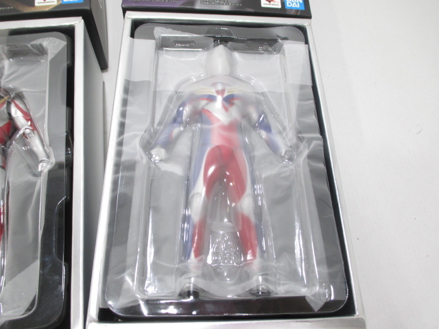 s23564-ty [送料950円] 中古◎S.H.Figuarts 真骨彫 ウルトラマンガイア(V2) ウルトラマンティガ ウルトラマンダイナ [062-250213]_6