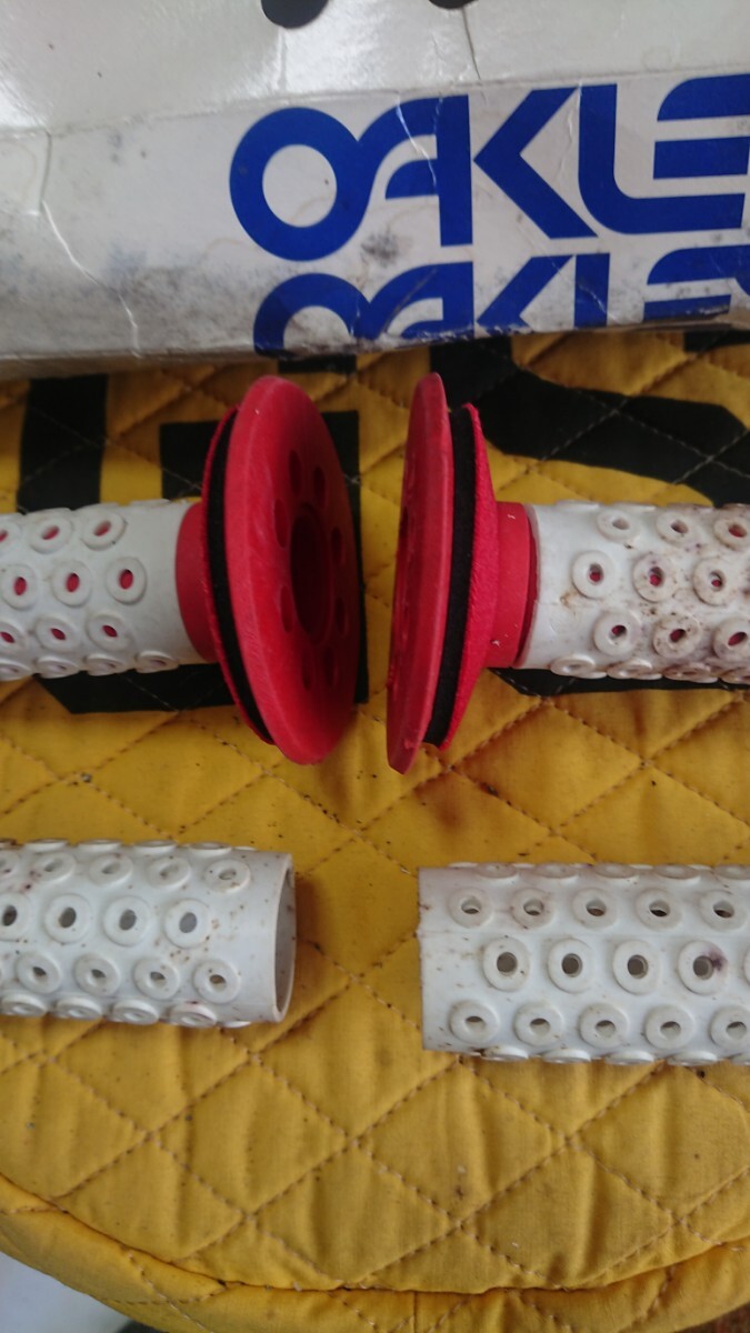 当時物 デットストック オークレー オークリー オフロードバイク グリップ スペアラバー付き ビンテージMX 貴重 珍しい オークリー ゴーグル ビンテージモトクロス 2026年最新Yahoo!オークション BMX シルバーレンズ
