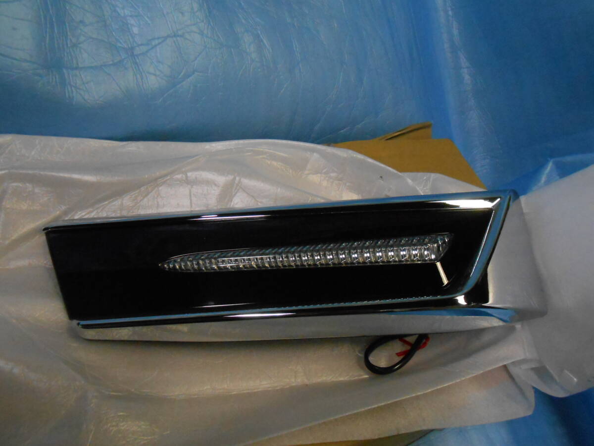 ☆トヨタ・ヴォクシーVOXY８０系・フロントバンパー・シグネチャーイルミブレード☆_3