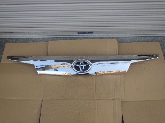 30系●後期●アルファード●バックパネルガーニッシュ●リアゲートガーニッシュ●リアガーニッシュ●純正●76801‐58220●中古品●ALPHARD_1