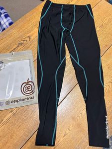 送料無料！半値以下！新品未使用、紳士applerindメンズスポーツレギンスタイツ、XL、黒、