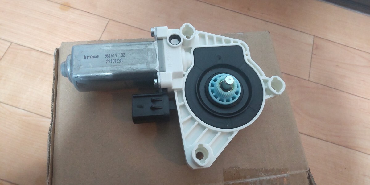 Z34 パワーウインドー 左 助手席用 モーター 新品80731-JL00A フェアレディZ_2