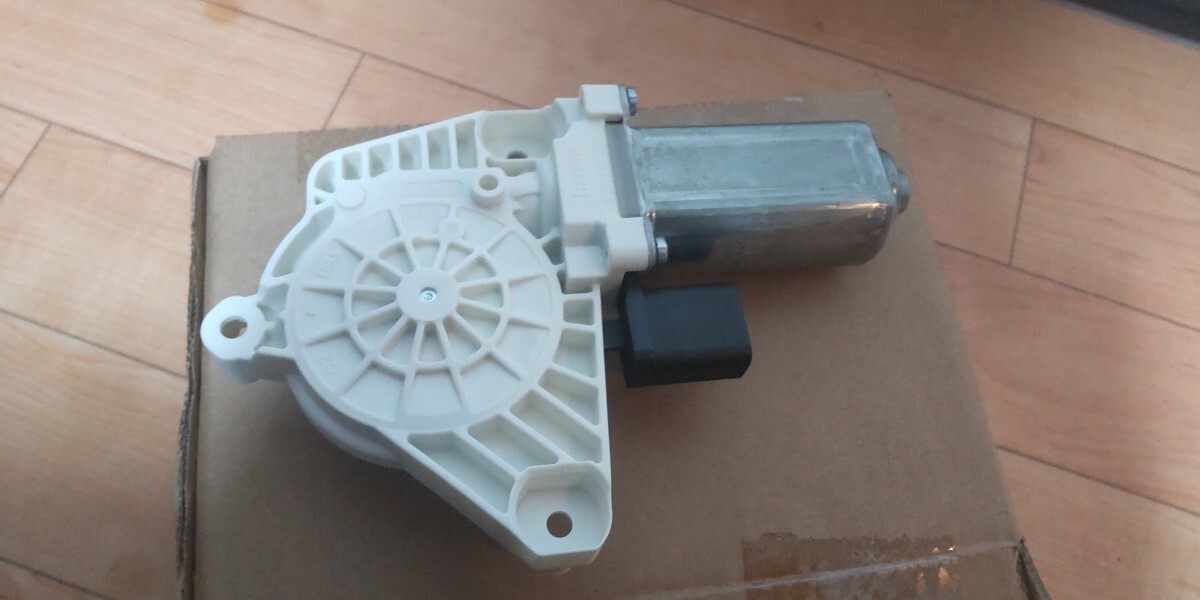 Z34 パワーウインドー 左 助手席用 モーター 新品80731-JL00A フェアレディZ_3