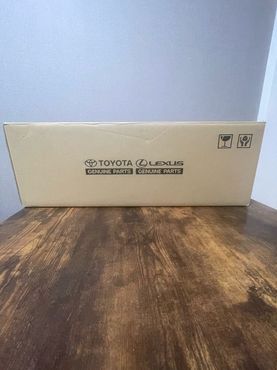 トヨタ純正 NHP10 アクア 前期 テールレンズ テールランプ 右 右側 未使用　新品_5