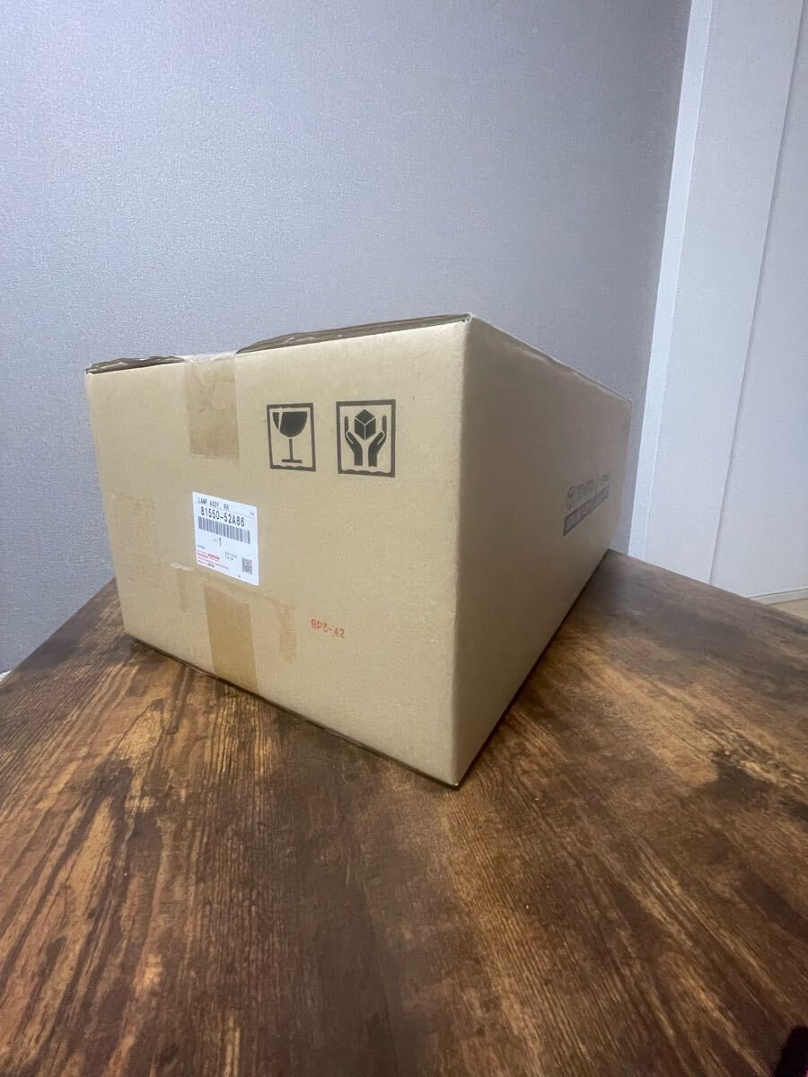 トヨタ純正 NHP10 アクア 前期 テールレンズ テールランプ 右 右側 未使用　新品_7