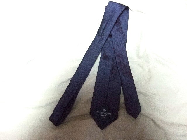 美品　貴重　PATEK　PHILIPPE　ネクタイ　濃紺地に赤い小さなドット柄_4