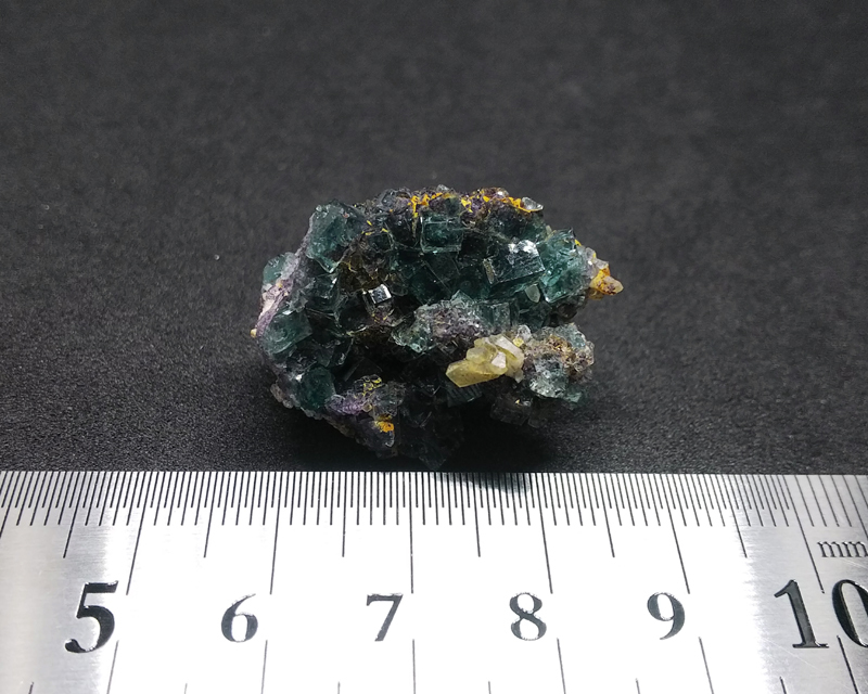 ナミビア・オコルス鉱山産 ティールブルーグリーン×パープル フロー