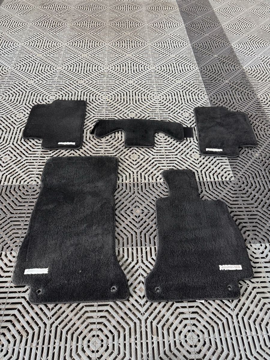Eクラス ステーションワゴン用 S213 純正AMG フロアマット（ベンツ E220d） Mercedes-Benz 右ハンドル車用_1
