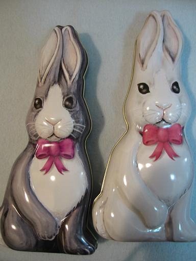 うさぎの缶☆グレイ＆ホワイトラビット缶2個セット☆イギリス_1