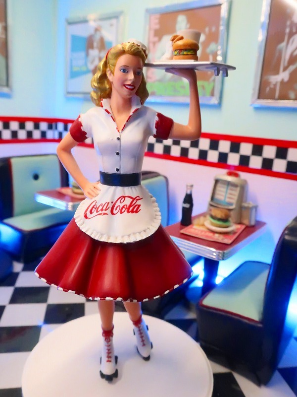 コカコーラ・1950s ウェートレス フィギュア・ダイナー＆ プレート,限定生産 激レア 1950s アメリカンダイナー ウェートレス ローラースケート