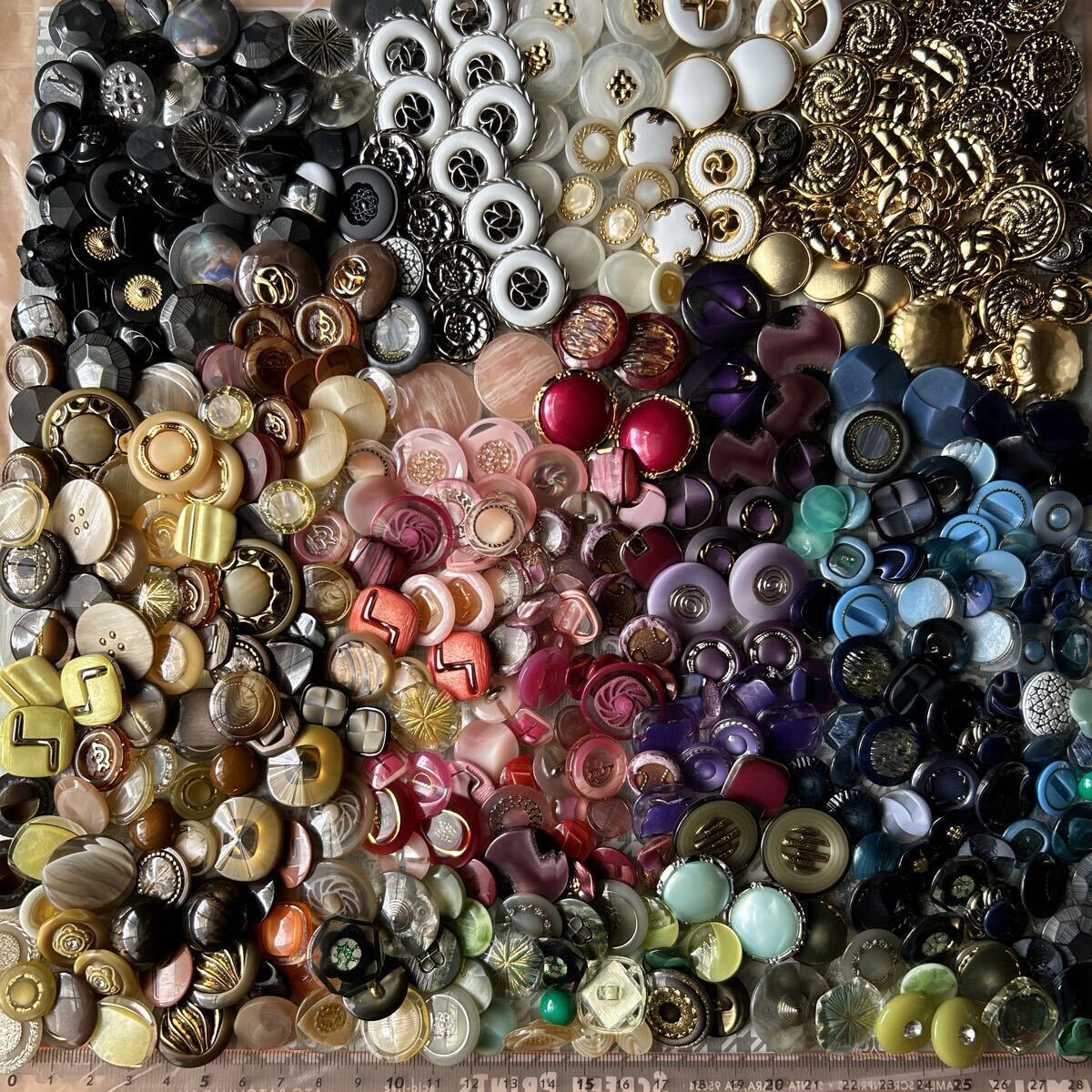 限定 No7 ボタン ほぼペア 大量レトロボタン 手芸ハンドメイドアクセサリー作りなどに かわいい_1