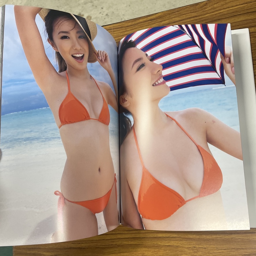 山本梓 写真集 『AZU FINAL』 2014年2月10日 初版発行/識別番号Q(あ行