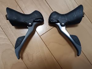 シマノCLARIS 8X2S STI/デュアルコントロールレバー ST-R2000 ブラック/黒 SHIMANO