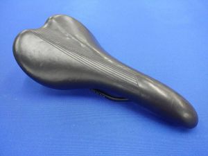 VELO サドル(キャノンデール ジャイアント ルイガノ ビアンキ メリダ ジオス トレック FE