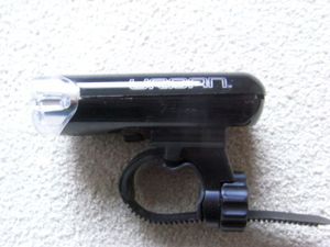 　★　キャットアイ　アーバン　CATEYE　URBAN　HL-EL145　乾電池式ヘッドライト　★