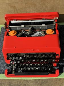 オリベッティタイプライターの値段と価格推移は？｜17件の売買データ