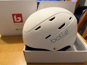 美品　 bolle スキー ヘルメット スノーボード 子供用 JUNIOR SNOW HELMET KIDS 幼児　M
