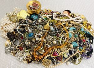 アクセサリー まとめ売りのYahoo!オークション(旧ヤフオク!)の相場