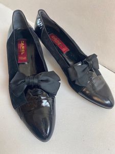 セール 即決1円 6万 CARELカレル パンプス ヴァラリボン レザー 25cm 25,5cm