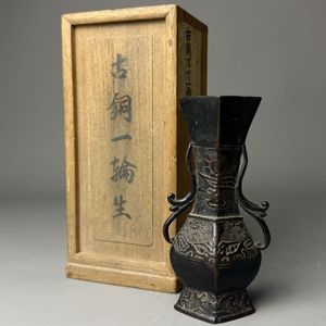 中国美術 青磁 饕餮紋 獣耳 瓶(P137) 中国古銅饕餮文雙獣耳瓶CR3862B 時代 青銅 獣口 浄瓶 / 中国
