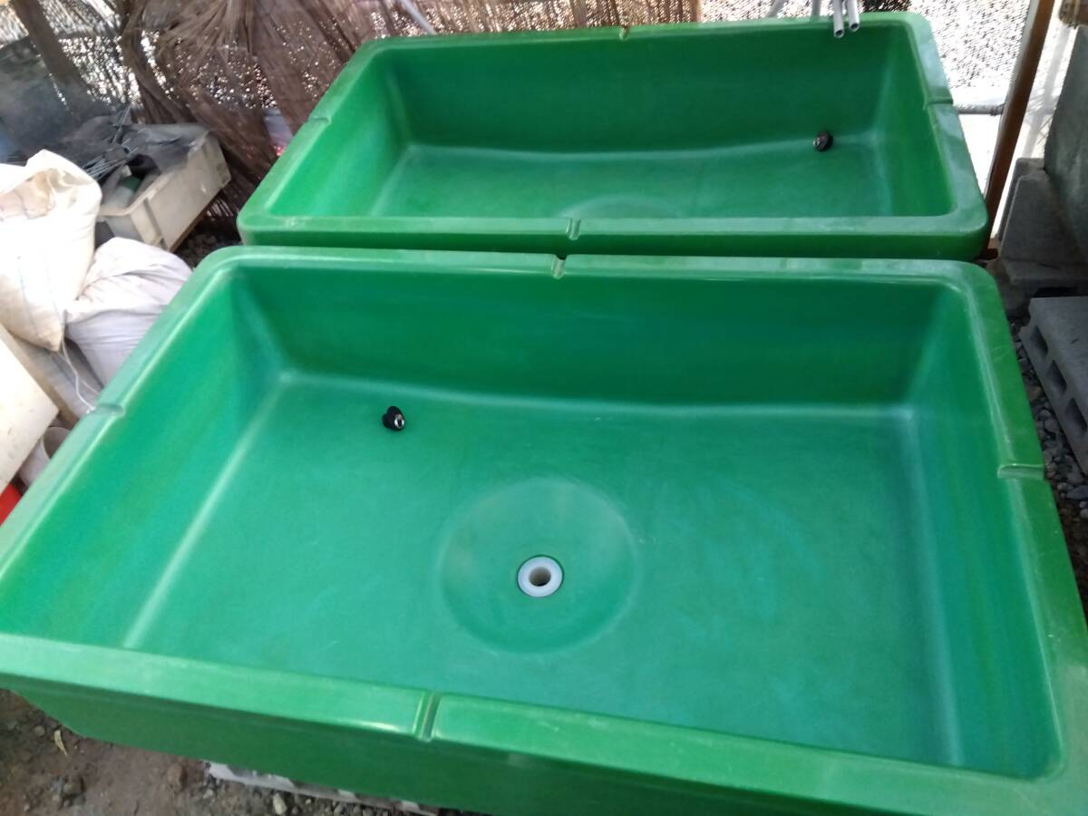 トーワケミカル　らんちゅう水槽(断熱材入り) トーワケミカル FRP水槽 2個 断熱 中古 らんちゅう 手渡しのみ(90cm