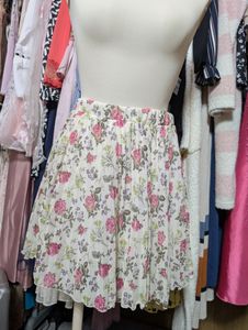 mskt125☆彡ベージュに レストローズ柄プリーツ ミニスカートＬサイズ＊ウエストギャザー