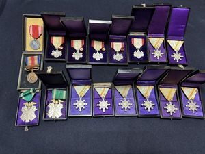 勲章 勲八等瑞宝章の値段と価格推移は？｜103件の売買データから勲章