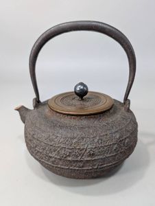 古多】時代 燻銀菊摘鎚目湯沸◇煎茶道具/古美術/時代品 銀 やかんの