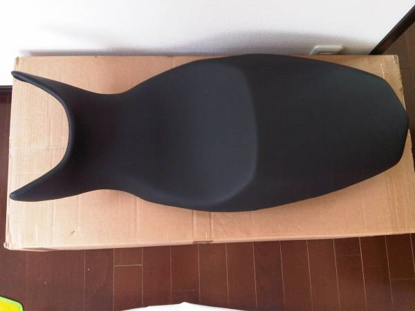 BMW F800S/ST用　純正エクストラ・ロー・シート　新古品_2