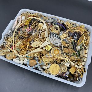 メッキアクセサリーまとめのYahoo!オークション(旧ヤフオク!)の相場
