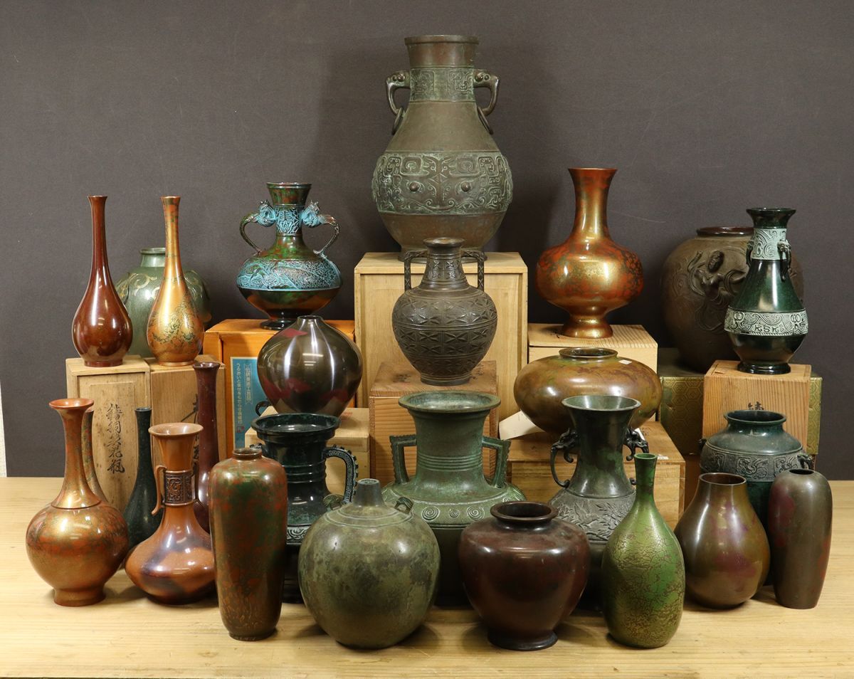 銅製花瓶 勝峰作 蝶文 花器 勝峰 花瓶の値段と価格推移は？｜10件の売買データから勝峰 花瓶の価値