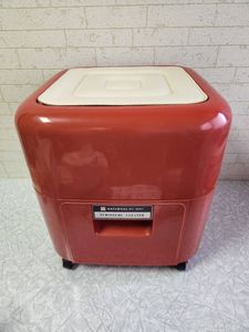 SANYO 掃除機 ライムグリーン　昭和レトロ　レトロ　緑　家電　昭和家電 Yahoo!オークション - 「昭和 レトロ」その他 (掃除機一般) の落札相場