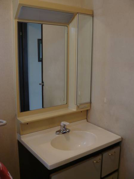 棚付き ヤマハ製洗面化粧台 洗面化粧台 鏡つき 売買されたオークション情報 Yahooの商品情報をアーカイブ公開 オークファン Aucfan Com