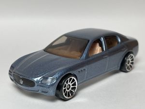 クアトロポルテのYahoo!オークション(旧ヤフオク!)の相場・価格を見る