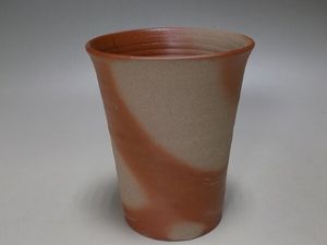 「見附文雄」備前焼ひだすき　平皿　陶印有り 見附文雄の値段と価格推移は？｜18件の売買データから見附文雄の価値が