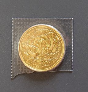 天皇陛下御在位60年 純金(単品)の中古価格は384,307円｜記念硬貨の新品