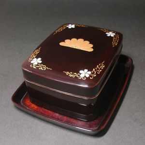 御下賜品 煙草の値段と価格推移は？｜3件の売買データから御下賜品