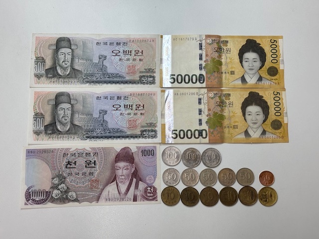 韓国　500ウォン　210枚　まとめ売り 韓国 500ウォン 210枚 まとめ売り 韓国 500ウォン 210枚 まとめ売り